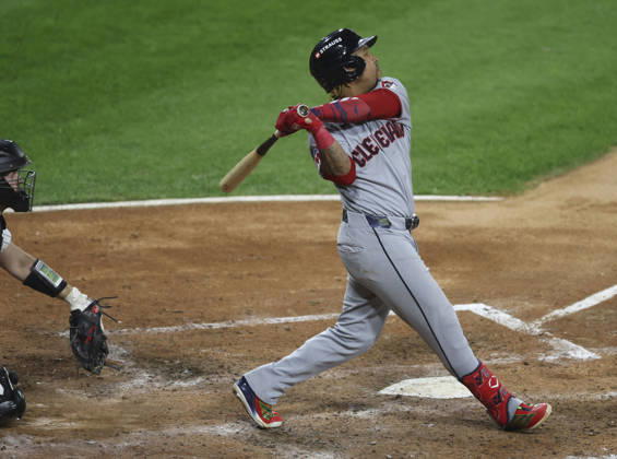 October 8, 2026, Chicago, Il, USA: The Cleveland Guardians Jose Ramirez hits a two-run home run against the Chicago White Sox in the fifth inning in Game 4 of the American League Division Series at Rate Field on Thursday, Oct. 8, 2026, in Chicago. Sports News - October 8, 2026  - ZUMAm67_ 0869004550st Copyright: xBrianxCassellax