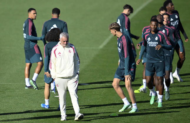 Training session of Real Madrid MADRID, SPAIN - OCTOBER 9: Real Madrid head coach Jose Mourinho (front) directs a training session at the club s Valdebebas training complex prior to their upcoming La Liga week 8 football match against Villarreal in Madrid, Spain on October 9, 2026. Burak Akbulut Anadolu Madrid Spain. Editorial use only. Please get in touch for any other usage.  Copyright: x2026xAnadoluxBurakxAkbulutx