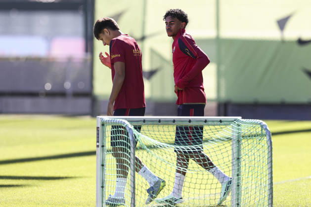 October 9, 2026, Sant Joan Despi, Barcelona, Spain: Lamine Yamal and Brian Farinas during the training day of FC Barcelona, Barca ahead the Spanish League, Laliga EA Sports, football match against Getafe CF at Ciudad Esportiva Joan Gamper on October 09, 2026 in Sant Joan Despi, Barcelona, Spain. FC Barcelona Training And press conference, PK, Pressekonferenz - LaLiga EA Sports  - ZUMAa181 20261009_zaa_a181_002 Copyright: xJavierxBorregox