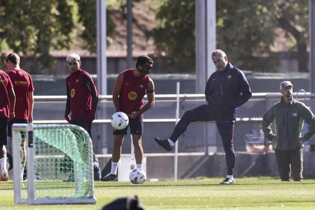 October 9, 2026, Sant Joan Despi, Barcelona, Spain: Hansi Flick, Head Coach, Pedri and Eric Garcia during the training day of FC Barcelona, Barca ahead the Spanish League, Laliga EA Sports, football match against Getafe CF at Ciudad Esportiva Joan Gamper on October 09, 2026 in Sant Joan Despi, Barcelona, Spain. FC Barcelona Training And press conference, PK, Pressekonferenz - LaLiga EA Sports  - ZUMAa181 20261009_zaa_a181_021 Copyright: xJavierxBorregox