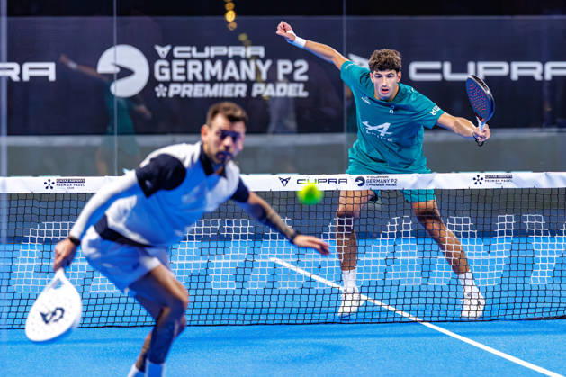 DÜSSELDORF, GERMANY - 9 OCTOBER 2026: Image shows Arturo Coello (ESP) and Gonzalo Alfonso (ARG) during CUPRA Germany Premier Padel P2 2026 Day 6: Quarterfinals at CASTELLO Düsseldorf on 9 10 2026 in Düsseldorf, Germany. Germany Copyright: xFröhlichxPascalx