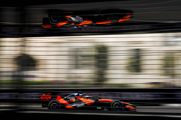 FORMULA 1 SINGAPORE AIRLINES SINGAPORE GRAND PRIX 2026 Oscar Piastri (AUS) 81 McLaren in practice during the Formula 1 Singapore Airlines Singapore Grand Prix 2026, Round 17 of the 2026 Formula 1 World Championship, WM, Weltmeisterschaft from 9th - 11th October 2026 at the Marina Bay Street Circuit, Singapore. Credit: Robbie Hoad Every Second Media Editorial use only. All images are copyright Every Second Media Limited. No images may be reproduced without prior permission. Copyright: xIMAGO EveryxSecondxMediax ESM-2203-0216 RobbiexHoadx xEveryxSecondxMediax