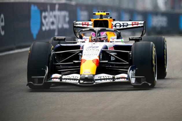 FORMULA 1 SINGAPORE AIRLINES SINGAPORE GRAND PRIX 2026 Liam Lawson (NZL) 30 Racing Bulls in practice during the Formula 1 Singapore Airlines Singapore Grand Prix 2026, Round 17 of the 2026 Formula 1 World Championship, WM, Weltmeisterschaft from 9th - 11th October 2026 at the Marina Bay Street Circuit, Singapore. Credit: Robbie Hoad Every Second Media Editorial use only. All images are copyright Every Second Media Limited. No images may be reproduced without prior permission. Copyright: xIMAGO EveryxSecondxMediax ESM-2203-0263 RobbiexHoadx xEveryxSecondxMediax