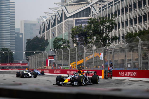 F1 - SINGAPORE GRAND PRIX 2026 41 LINDBLAD Arvid (gbr), Visa Cash App RB F1 Team VCARB03, action during the 2026 Formula 1 Singapore Grand Prix, 17th round of the 2026 Formula One World Championship, WM, Weltmeisterschaft from October 9 to 11, 2026 on the Marina Bay Street Circuit, in Singapore, Singapore - SingaporeSingapore Copyright: xALBERTOxVIMERCATIx