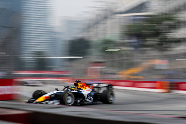 F1 - SINGAPORE GRAND PRIX 2026 41 LINDBLAD Arvid (gbr), Visa Cash App RB F1 Team VCARB03, action during the 2026 Formula 1 Singapore Grand Prix, 17th round of the 2026 Formula One World Championship, WM, Weltmeisterschaft from October 9 to 11, 2026 on the Marina Bay Street Circuit, in Singapore, Singapore - SingaporeSingapore Copyright: xALBERTOxVIMERCATIx