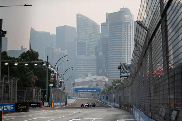 F1 - SINGAPORE GRAND PRIX 2026 41 LINDBLAD Arvid (gbr), Visa Cash App RB F1 Team VCARB03, action during the 2026 Formula 1 Singapore Grand Prix, 17th round of the 2026 Formula One World Championship, WM, Weltmeisterschaft from October 9 to 11, 2026 on the Marina Bay Street Circuit, in Singapore, Singapore - SingaporeSingapore Copyright: xALBERTOxVIMERCATIx