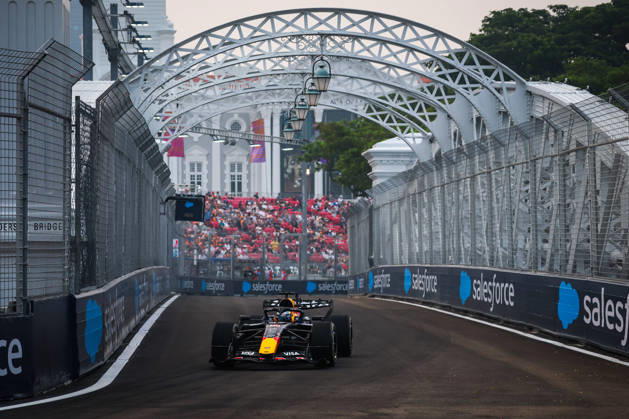 F1 - SINGAPORE GRAND PRIX 2026 03 VERSTAPPEN Max (nld), Red Bull Racing Ford RB22, action during the 2026 Formula 1 Singapore Grand Prix, 17th round of the 2026 Formula One World Championship, WM, Weltmeisterschaft from October 9 to 11, 2026 on the Marina Bay Street Circuit, in Singapore, Singapore - SingaporeSingapore  Copyright: xANTONINxVINCENTx