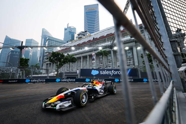 F1 - SINGAPORE GRAND PRIX 2026 41 LINDBLAD Arvid (gbr), Visa Cash App RB F1 Team VCARB03, action during the 2026 Formula 1 Singapore Grand Prix, 17th round of the 2026 Formula One World Championship, WM, Weltmeisterschaft from October 9 to 11, 2026 on the Marina Bay Street Circuit, in Singapore, Singapore - SingaporeSingapore Copyright: xANTONINxVINCENTx