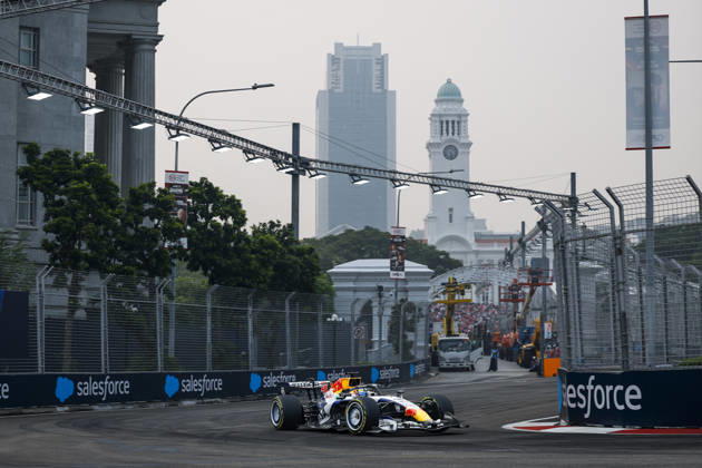 F1 - SINGAPORE GRAND PRIX 2026 41 LINDBLAD Arvid (gbr), Visa Cash App RB F1 Team VCARB03, action during the 2026 Formula 1 Singapore Grand Prix, 17th round of the 2026 Formula One World Championship, WM, Weltmeisterschaft from October 9 to 11, 2026 on the Marina Bay Street Circuit, in Singapore, Singapore - SingaporeSingapore  Copyright: xJulienxDelfossex