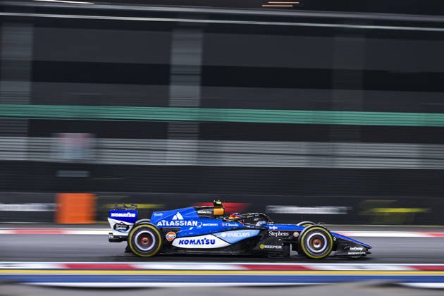 F1 - SINGAPORE GRAND PRIX 2026 55 SAINZ Carlos (spa), Williams Racing FW48, action during the 2026 Formula 1 Singapore Grand Prix, 17th round of the 2026 Formula One World Championship, WM, Weltmeisterschaft from October 9 to 11, 2026 on the Marina Bay Street Circuit, in Singapore, Singapore - SingaporeSingapore  Copyright: xDPPIx