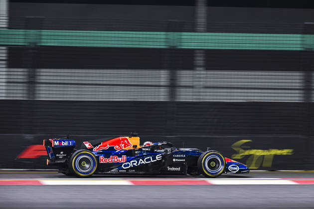 F1 - SINGAPORE GRAND PRIX 2026 03 VERSTAPPEN Max (nld), Red Bull Racing Ford RB22, action during the 2026 Formula 1 Singapore Grand Prix, 17th round of the 2026 Formula One World Championship, WM, Weltmeisterschaft from October 9 to 11, 2026 on the Marina Bay Street Circuit, in Singapore, Singapore - SingaporeSingapore  Copyright: xDPPIx