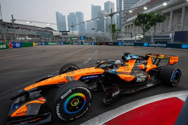 October 9, 2026, Singapore, Singapore: Oscar Piastri (AUS) (McLaren Mastercard F1 Team) during free practice 1 of the Formula 1 Singapore Grand Prix 2026 at the Marina Bay Street Circuit. F1 2026: (Free Practice 1) Singapore Grand Prix In Singapore, Singapore - 09 Oct 2026 - ZUMAs197 20261009_aaa_s197_058 Copyright: xLucaxMartinix