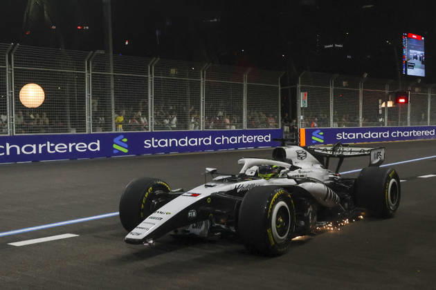 Formula 1 Singapore Airlines Singapore Grand Prix 2026 Sergio Perez (MEX), Cadillac Formula 1 Team , MAC-26, Car 11 with damaged car during Formula 1 Singapore Airlines Singapore Grand Prix 2026 on October 9., 2026 in Marina Bay Street Circuit, Singapore, Zsombor Toth Singapore Marina Bay Street Circuit Singapore Singapore Copyright: xZsomborxTothx