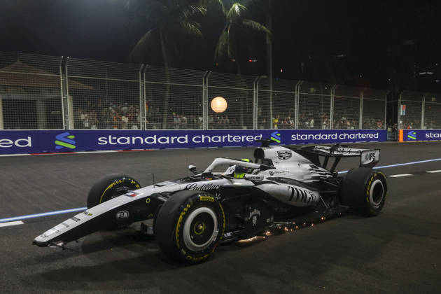 Formula 1 Singapore Airlines Singapore Grand Prix 2026 Sergio Perez (MEX), Cadillac Formula 1 Team , MAC-26, Car 11 with damaged car during Formula 1 Singapore Airlines Singapore Grand Prix 2026 on October 9., 2026 in Marina Bay Street Circuit, Singapore, Zsombor Toth Singapore Marina Bay Street Circuit Singapore Singapore Copyright: xZsomborxTothx