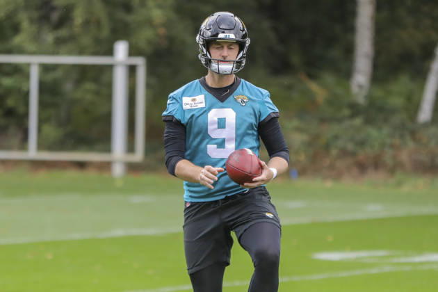 CHADLER’S CROSS, ENGLAND - OCTOBER 09: Logan Cooke of the Jacksonville Jaguars training during the Jacksonville Jaguars team practise and media as part of the London NFL, American Football Herren, USA Series 2026, at the Grove, Chandler’s Cross, Hertfordshire, England, on 09 October 2026. Jody Demay - Davies SPP Copyright: xJodyxDemayx-xDaviesx xSPPx Sportspressphoto_SPR249432
