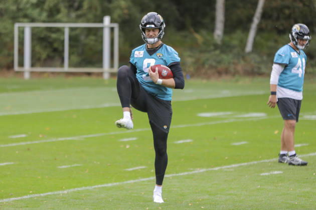 CHADLER’S CROSS, ENGLAND - OCTOBER 09: Logan Cooke of the Jacksonville Jaguars training during the Jacksonville Jaguars team practise and media as part of the London NFL, American Football Herren, USA Series 2026, at the Grove, Chandler’s Cross, Hertfordshire, England, on 09 October 2026. Jody Demay - Davies SPP Copyright: xJodyxDemayx-xDaviesx xSPPx Sportspressphoto_SPR249434