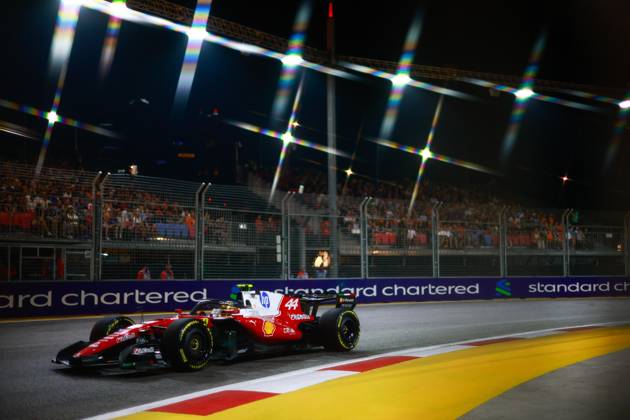 44 HAMILTON Lewis (gbr), Scuderia Ferrari SF-26, action F1 GP 17 Singapore 2026 F1 GP 17 Singapore 2026 ALONSO Fernando (spa), Aston Martin F1 Team Honda AMR26, portrait F1 GP 17 Singapore 2026 Singapore