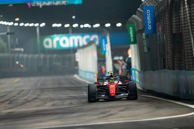 Formula 1 Singapore Airlines Singapore Grand Prix 2026 Levi Erb OVERTAKE MAXPPP - Singapore 09 10 2026 44 HAMILTON Lewis (gbr), Scuderia Ferrari HP, action at the Formula 1 Singapore Airlines Singapore Grand Prix 2026, the 16th round of the 2026 FIA Formula 1 World Championship, WM, Weltmeisterschaft at the Marina Bay Street Circuit in Singapore, from 08 to 11 October 2026 Singapore Marina Bay Street Circuit Singapore  Copyright: xOVERTAKE MAXPPPxLevixErbx OVT202610092569 OVT202610092569