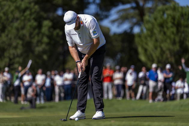 Open de Espana presented by Madrid - Day Two MADRID, SPAIN - OCTOBER 9: Shane Lowry of Ireland putts on day two of the Open de Espana presented by Madrid at Club de Campo Villa de Madrid on October 9, 2026 in Madrid, Spain. Madrid Club de Campo Villa de Madrid Madrid Spain Copyright: xAlbertoxGardinx AGardin_20261009_Golf_Esp_Mad_1172