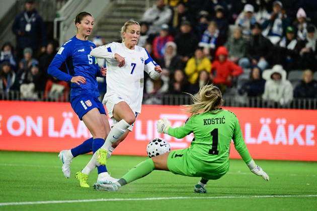 LKS 20261009 Adelina Engman of Finland (middl) in action against Violeta Slovic (left) and Milica Kostic of Serbia during women s World Cup European Qualifying play-off round first leg football match between Finland and Serbia in Tampere, Finland, on October 9, 2026, ahead of the 2027 FIFA Women s World Cup. - ANSSI TAKALA Tampere Finland Lqzl2TUTS8U  Copyright: xAnssixTakalax Lqzl2TUTS8U