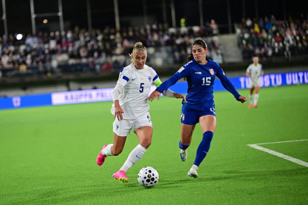 LKS 20261009 Emma Koivisto of Finland (left) and Sara Stokic of Serbia in action during the women s World Cup European Qualifying play-off round first leg football match between Finland and Serbia in Tampere, Finland, on October 9, 2026, ahead of the 2027 FIFA Women s World Cup. - ANSSI TAKALA Tampere Finland RmMOn0CnO7Q  Copyright: xAnssixTakalax RmMOn0CnO7Q