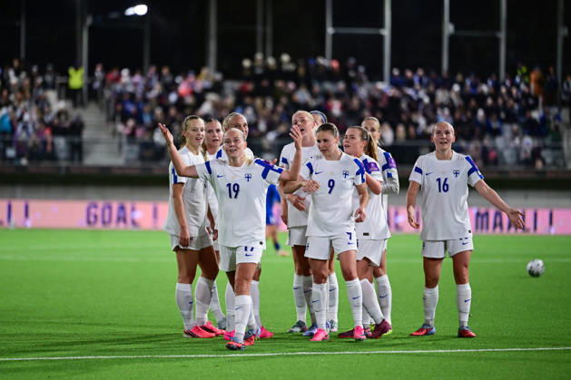 LKS 20261009 FInnish players celebrating 2-0 goal by Lotta Lindström (19) during the women s World Cup European Qualifying play-off round first leg football match between Finland and Serbia in Tampere, Finland, on October 9, 2026, ahead of the 2027 FIFA Women s World Cup. - ANSSI TAKALA Tampere Finland YXqtQ8EwXvI  Copyright: xAnssixTakalax YXqtQ8EwXvI