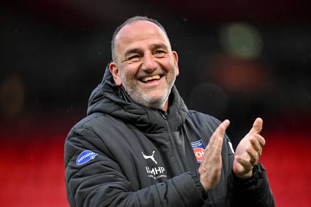 Trainer Frank Schmidt (1. FC Heidenheim 1846) gestikuliert, gestik waehrend des spiels der 2. Bundesliga zwischen 1. FC Heidenheim und 1. FC Kaiserslautern, Voith-Arena am 09. October 2026 in Heidenheim an der Brenz, Deutschland. (Foto von Harry Langer DeFodi Images) +++ Trainer Frank Schmidt (1. FC Heidenheim 1846) gestures during the 2nd Bundesliga match between 1. FC Heidenheim and 1. FC Kaiserslautern at Voith-Arena on October 9, 2026 in Heidenheim an der Brenz, Germany. (Photo by Harry Langer DeFodi Images) DFB DFL REGULATIONS PROHIBIT ANY USE OF PHOTOGRAPHS AS IMAGE SEQUENCES AND OR QUASI-VIDEO. (Photo by Harry Langer DeFodi Images) DFB DFL REGULATIONS PROHIBIT ANY USE OF PHOTOGRAPHS AS IMAGE SEQUENCES AND OR QUASI-VIDEO. -