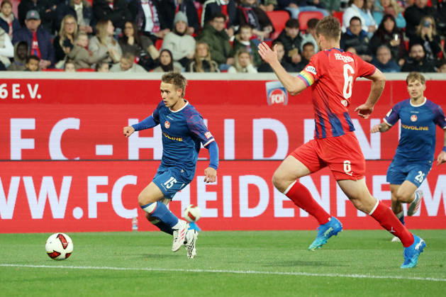 09.10.2026, xrekx, Fussball 2.Bundesliga, 1.FC Heidenheim - 1.FC Kaiserslautern v.l. Naatan Skyttä Skyttae (1.FC Kaiserslautern) (DFL DFB REGULATIONS PROHIBIT ANY USE OF PHOTOGRAPHS as IMAGE SEQUENCES and or QUASI-VIDEO) Heidenheim