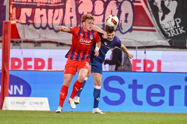 Mikkel Kaufmann (1. FC Heidenheim 1846) und Jacob Rasmussen (1. FC Kaiserslautern) im Zweikampf waehrend des spiels der 2. Bundesliga zwischen 1. FC Heidenheim und 1. FC Kaiserslautern, Voith-Arena am 09. October 2026 in Heidenheim an der Brenz, Deutschland. (Foto von Harry Langer DeFodi Images) +++ Mikkel Kaufmann (1. FC Heidenheim 1846) und Jacob Rasmussen (1. FC Kaiserslautern) battle for the ball during the 2nd Bundesliga match between 1. FC Heidenheim and 1. FC Kaiserslautern at Voith-Arena on October 9, 2026 in Heidenheim an der Brenz, Germany. (Photo by Harry Langer DeFodi Images) DFB DFL REGULATIONS PROHIBIT ANY USE OF PHOTOGRAPHS AS IMAGE SEQUENCES AND OR QUASI-VIDEO. (Photo by Harry Langer DeFodi Images) DFB DFL REGULATIONS PROHIBIT ANY USE OF PHOTOGRAPHS AS IMAGE SEQUENCES AND OR QUASI-VIDEO. -
