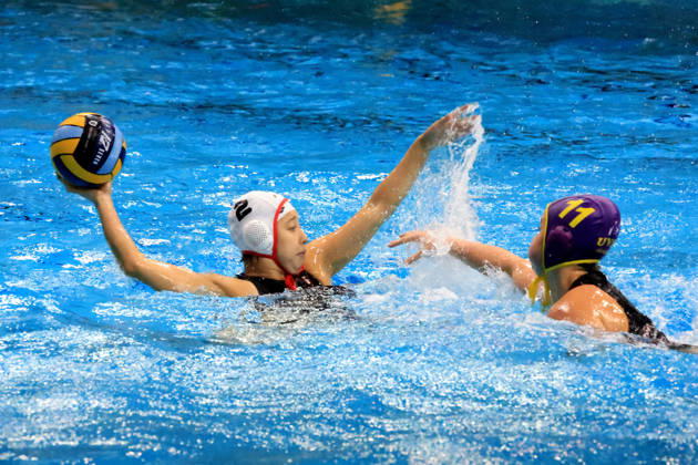 09.10.2026, GER, DEU, Deutschland Wasserball Frauen ,Wasserbal Champion League Qualifikation, Saison 2026, Berlin, Spandau 04 vs. UVSE Akari Inaba ( Spandau04 2 ), Eszter Varro ( UVSE 11 ) nordphoto GmbH Engler Berlin Schwimmhalle-Schoeneberg Berlin Deutschland Copyright: xNordphotox xEnglerx