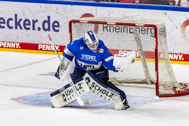 Simon Wolf (Schwenninger Wild Wings, 35) beim Warmup Koelner Haie vs. Schwenninger Wild Wings, Eishockey, Penny DEL, Spieltag 07, 2026 2027, 09.10.2026 Koelner Haie vs. Schwenninger Wild Wings, Eishockey, Penny DEL, Spieltag 07, 2026 2027, 09.10.2026 Koeln Copyright: xEibner-Pressefoto GerhardxWingenderx EP_GWR