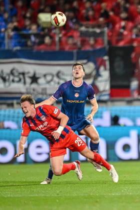 Mikkel Kaufmann (1. FC Heidenheim 1846) und Jacob Rasmussen (1. FC Kaiserslautern) im Zweikampf waehrend des spiels der 2. Bundesliga zwischen 1. FC Heidenheim und 1. FC Kaiserslautern, Voith-Arena am 09. October 2026 in Heidenheim an der Brenz, Deutschland. (Foto von Harry Langer DeFodi Images) +++ Mikkel Kaufmann (1. FC Heidenheim 1846) und Jacob Rasmussen (1. FC Kaiserslautern) battle for the ball during the 2nd Bundesliga match between 1. FC Heidenheim and 1. FC Kaiserslautern at Voith-Arena on October 9, 2026 in Heidenheim an der Brenz, Germany. (Photo by Harry Langer DeFodi Images) DFB DFL REGULATIONS PROHIBIT ANY USE OF PHOTOGRAPHS AS IMAGE SEQUENCES AND OR QUASI-VIDEO. (Photo by Harry Langer DeFodi Images) DFB DFL REGULATIONS PROHIBIT ANY USE OF PHOTOGRAPHS AS IMAGE SEQUENCES AND OR QUASI-VIDEO. -