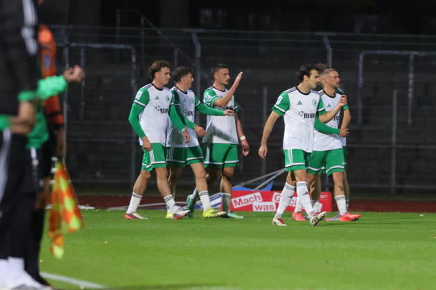 09.10.2026, Fußball, Herren, Regionalliga Bayern, Saison 2026 2027, 13. Spieltag: FC Schweinfurt 05 - SC Eltersdorf SC Eltersdorf feiert das 1:0 durch Yannik Jassmann (SC Eltersdorf, 09) Schweinfurt Riedel-Bau-Arena im Sachs-Stadio Bayern Unterfranken Deutschland