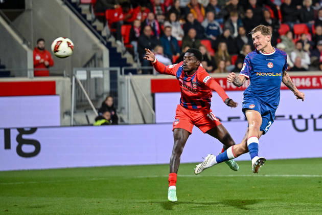 Christian Conteh (1. FC Heidenheim 1846) und Paul Joly (1. FC Kaiserslautern) im Zweikampf waehrend des spiels der 2. Bundesliga zwischen 1. FC Heidenheim und 1. FC Kaiserslautern, Voith-Arena am 09. October 2026 in Heidenheim an der Brenz, Deutschland. (Foto von Harry Langer DeFodi Images) +++ Christian Conteh (1. FC Heidenheim 1846) und Paul Joly (1. FC Kaiserslautern) battle for the ball during the 2nd Bundesliga match between 1. FC Heidenheim and 1. FC Kaiserslautern at Voith-Arena on October 9, 2026 in Heidenheim an der Brenz, Germany. (Photo by Harry Langer DeFodi Images) DFB DFL REGULATIONS PROHIBIT ANY USE OF PHOTOGRAPHS AS IMAGE SEQUENCES AND OR QUASI-VIDEO. (Photo by Harry Langer DeFodi Images) DFB DFL REGULATIONS PROHIBIT ANY USE OF PHOTOGRAPHS AS IMAGE SEQUENCES AND OR QUASI-VIDEO. -