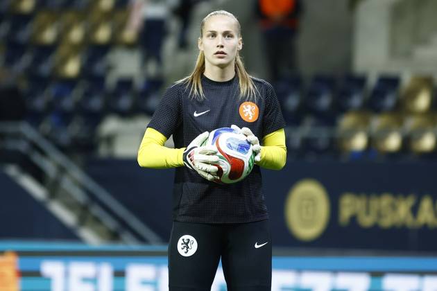 FELCSUT, 09-10-2026 , Pancho Arena, season 2026 2027 , UEFA worldcup qualification football play-offs round 1 , match between Hungary and The Netherlands (women) 1st leg , Pictures shows Netherlands goalkeeper Regina van Eijk Hungary - Netherlands (women)  x208074265x Copyright: