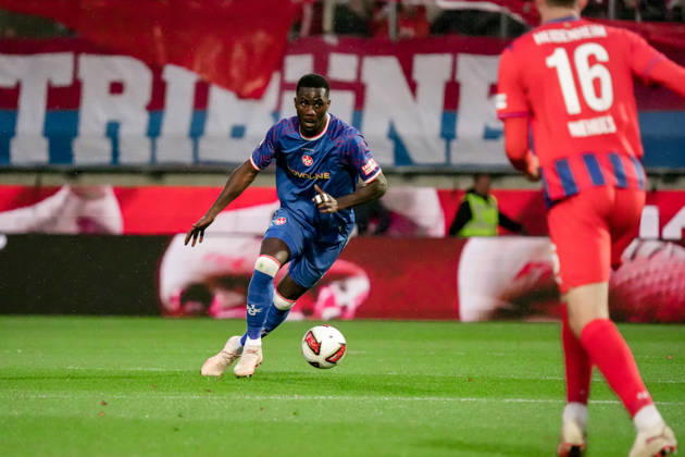 Deutschland: Fussball Saison 2026 2027 , 2. Bundesliga , 7. Spieltag , 1. FC Heidenheim vs. 1. FC Kaiserslautern - Voith-Arena (Heidenheim) : Maxwell Gyamfi (1. FC Kaiserslautern, 4) am Ball, im Ballbesitz Heidenheim Voith-Arena Deutschland Germany Copyright: xBennetxLongx