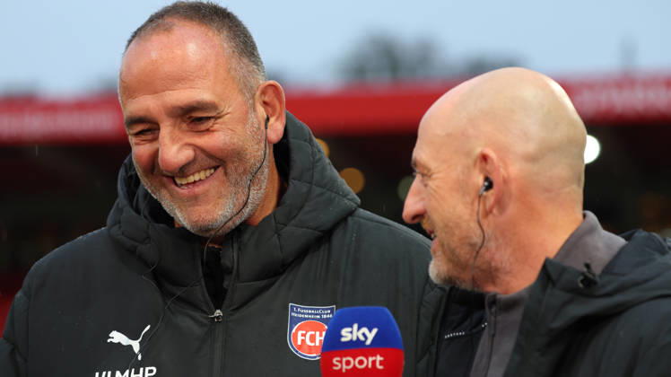 09.10.2026, xrekx, Fussball 2.Bundesliga, 1.FC Heidenheim - 1.FC Kaiserslautern v.l. Frank Schmidt Trainer (1FC Heidenheim 1846) Torsten Lieberknecht Trainer (1.FC Kaiserslautern) bei SKY (DFL DFB REGULATIONS PROHIBIT ANY USE OF PHOTOGRAPHS as IMAGE SEQUENCES and or QUASI-VIDEO) Heidenheim
