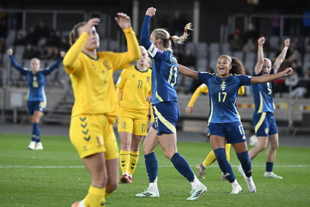 KAUNAS, LITHUANIA 20261009 Sweden s Amanda Ilestedt celebrates with Felicia Schröder after her 0-5 goal during Friday s World Cup playoff soccer match between Lithuania and Sweden at Dariaus ir GirÃ no Stadium.