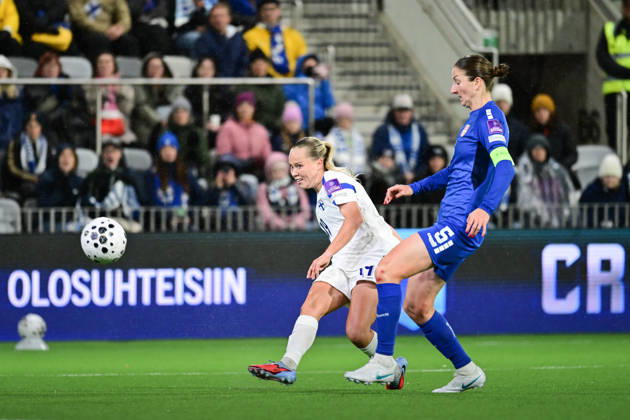 LKS 20261009 Lotta Lindström of Finland (left) and Violeta Slovic of Serbia in action during the women s World Cup European Qualifying play-off round first leg football match between Finland and Serbia in Tampere, Finland, on October 9, 2026, ahead of the 2027 FIFA Women s World Cup. - ANSSI TAKALA Tampere Finland XM6kEvZLtvo  Copyright: xAnssixTakalax XM6kEvZLtvo