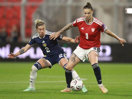 Nicola Dooherty of Scotland and Andrea Staskova of Czechia in action. Czechia Women v Scotland Women, Women s European World Cup Qualifier, Football, Stadion Arnosta, Pardubice, Czechia - 09 Oct 2026Pardubice Stadion Arnosta Czech Republic  Copyright: xMilanxKammermayer Shutterstockx 17195777ad