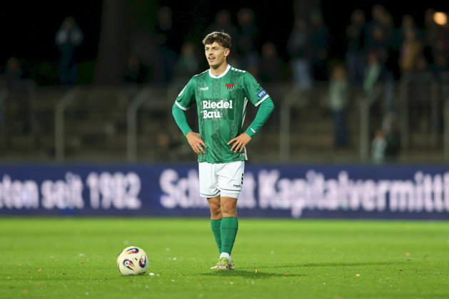 09.10.2026, Herren, Fussball, Saison 2026 2027, Regionalliga Bayern, 13. Spieltag: 1. FC Schweinfurt 1905 - SC Eltersdorf Valentin Schmitt ( 11, 1. FC Schweinfurt 1905) Schweinfurt Sachs-Stadion Bayern Deutschland