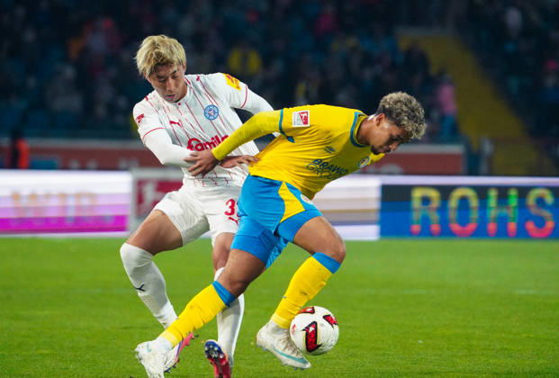 Deutschland: Fussball 2. Bundesliga 2026 2027, 7. Spieltag - Eintracht Braunschweig vs Holstein Kiel - Eintracht-Stadion (Braunschweig): im Zweikampf Yann Sturm (Eintracht Braunschweig, 7) Hiroki Sekine (Holstein Kiel, 32) Copyright: xAymanxAlahmedx