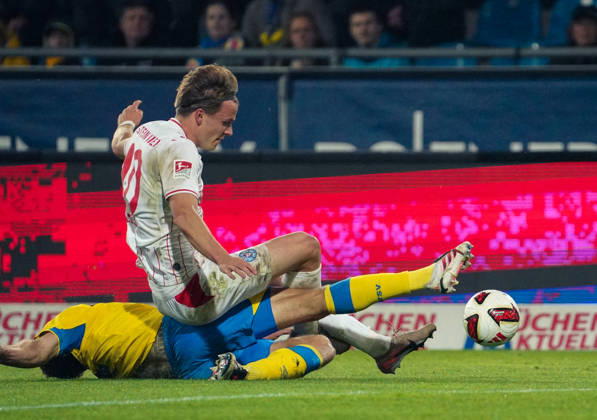 Deutschland: Fussball 2. Bundesliga 2026 2027, 7. Spieltag - Eintracht Braunschweig vs Holstein Kiel - Eintracht-Stadion (Braunschweig): im Zweikampf Isidoros Koutsidis (Eintracht Braunschweig, 23) Jonas Therkelsen (Holstein Kiel, 10) Copyright: xAymanxAlahmedx
