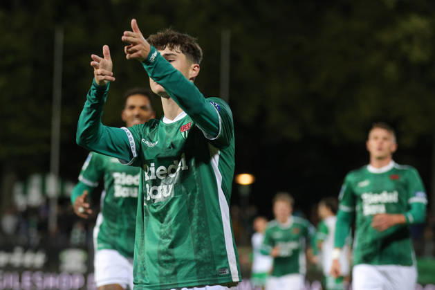 09.10.2026, Fußball, Herren, Regionalliga Bayern, Saison 2026 2027, 13. Spieltag: FC Schweinfurt 05 - SC Eltersdorf Torschütze Lauris Bausenwein (FC Schweinfurt 05, 21) feiert seinen Treffer zum 1:1 Schweinfurt Riedel-Bau-Arena im Sachs-Stadio Bayern Unterfranken Deutschland