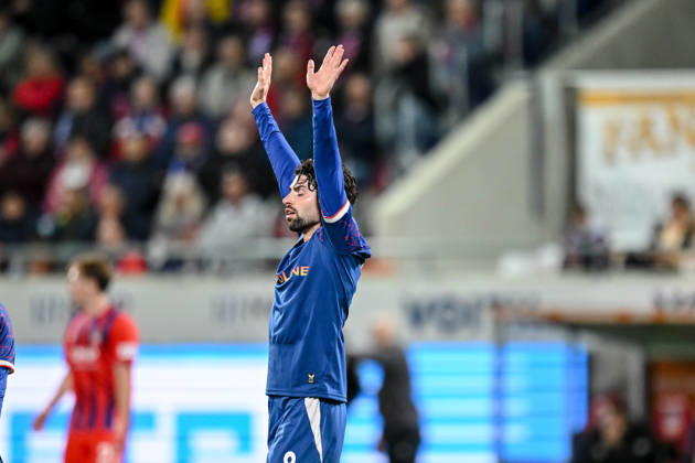 Semih Åžahin (1. FC Kaiserslautern) gestikuliert, gestik waehrend des spiels der 2. Bundesliga zwischen 1. FC Heidenheim und 1. FC Kaiserslautern, Voith-Arena am 09. October 2026 in Heidenheim an der Brenz, Deutschland. (Foto von Harry Langer DeFodi Images) +++ Semih Åžahin (1. FC Kaiserslautern) gestures during the 2nd Bundesliga match between 1. FC Heidenheim and 1. FC Kaiserslautern at Voith-Arena on October 9, 2026 in Heidenheim an der Brenz, Germany. (Photo by Harry Langer DeFodi Images) DFB DFL REGULATIONS PROHIBIT ANY USE OF PHOTOGRAPHS AS IMAGE SEQUENCES AND OR QUASI-VIDEO. (Photo by Harry Langer DeFodi Images) DFB DFL REGULATIONS PROHIBIT ANY USE OF PHOTOGRAPHS AS IMAGE SEQUENCES AND OR QUASI-VIDEO. -