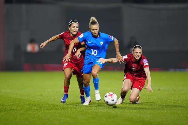 Turkiye v Slovenia - FIFA Women™s World Cup 2027 European Qualifiers Play-offs Round 1: First Leg ISTANBUL, TURKEY - OCTOBER 9: Dominika Conc of Slovenia in action during the FIFA Women s World Cup 2027 European Qualifiers Play-offs Round 1 First Leg between Turkiye and Slovenia at Pendik Stadyumu on October 9, 2026 in Istanbul, Turkey. Istanbul Pendik Stadyumu Turkey Copyright: xYagizxGurtug PSxImagesxYagizxGurtug PSxImagesx
