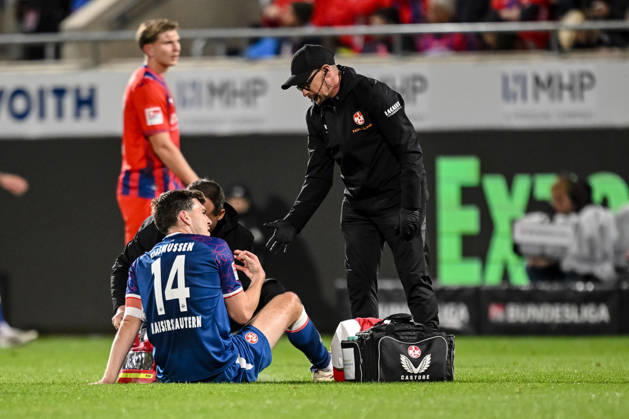 Jacob Rasmussen (1. FC Kaiserslautern) verletzt am Boden waehrend des spiels der 2. Bundesliga zwischen 1. FC Heidenheim und 1. FC Kaiserslautern, Voith-Arena am 09. October 2026 in Heidenheim an der Brenz, Deutschland. (Foto von Harry Langer DeFodi Images) +++ Jacob Rasmussen (1. FC Kaiserslautern) injured on the ground during the 2nd Bundesliga match between 1. FC Heidenheim and 1. FC Kaiserslautern at Voith-Arena on October 9, 2026 in Heidenheim an der Brenz, Germany. (Photo by Harry Langer DeFodi Images) DFB DFL REGULATIONS PROHIBIT ANY USE OF PHOTOGRAPHS AS IMAGE SEQUENCES AND OR QUASI-VIDEO. (Photo by Harry Langer DeFodi Images) DFB DFL REGULATIONS PROHIBIT ANY USE OF PHOTOGRAPHS AS IMAGE SEQUENCES AND OR QUASI-VIDEO. -