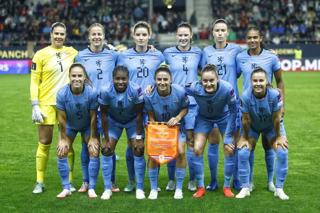 FELCSUT, 09-10-2026 , Pancho Arena, season 2026 2027 , UEFA worldcup qualification football play-offs round 1 , match between Hungary and The Netherlands (women) 1st leg , Pictures shows team photo Hungary - Netherlands (women)  x208076030x Copyright: