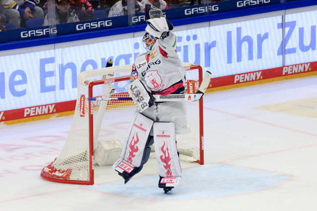09.10.2026, DEU, GER, Eishockey, Spieltag, Saison 2026 27, Berlin, Eisbaeren Berlin vs. Grizzly Wolfsburg Jonas Neffin ( Eisbaeren Berlin 75 ), Freisteller, nordphoto GmbH Engler Stadt Uber-Arena Bundesland Land Copyright: xNordphotox xEnglerx