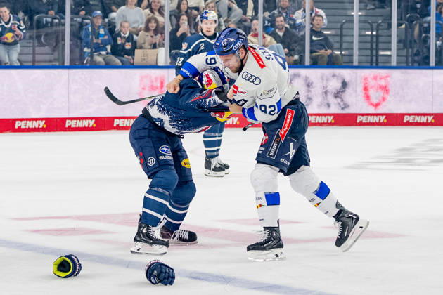Keilerei zwischen Jeremy McKenna (EHC Red Bull Muenchen, 91) und Daniel Schmoelz (ERC Ingolstadt, 92) GER, EHC Red Bull Muenchen vs. ERC Ingolstadt, DEL, Saison 2026 2027, 7. Spieltag, 09.10.2026. Foto: HMB Media Franz Feiner Copyright: HMBxMedia FranzxFeiner